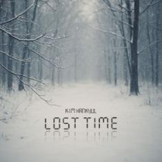 Parting truly feels like a wind blowing in the dead of winter.  There are moments when you wish all of time would simply disappear,  and times when you pray to forget even the happiest memories.  Wouldn't it have been better if it had never happened at all...  "Lost Time" is singer Kim Han-gyeol's 9th single album,  a track that beautifully captures his vocals — wistful, yet reaching out with a clear, sweeping expanse.