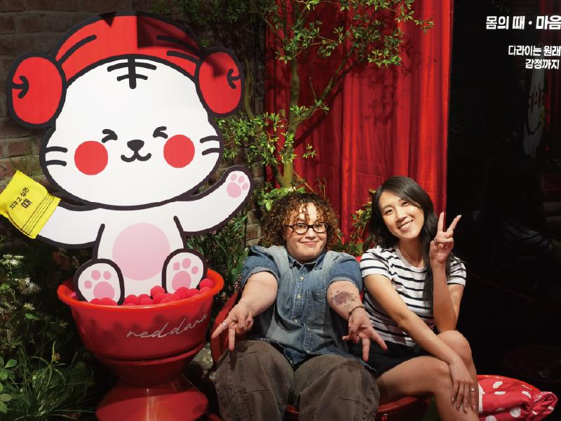 A scene from the 2026 Red Dara pop-up in Sindang-dong, Seoul. The character TTAERANG from DDANGDDANGE WORLD’s Red Dara and its universe were brought to life through a physical space and interactive experiences, allowing visitors to experience and enjoy the character IP firsthand.