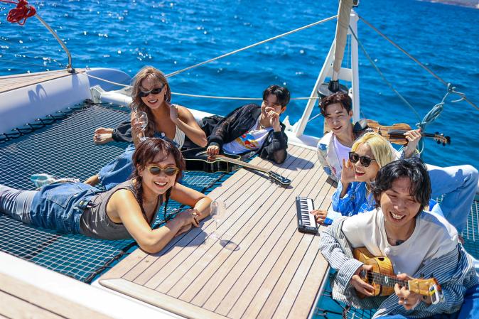 Moving Voices in Spain : Group still of the cast on a yacht in Mallorca