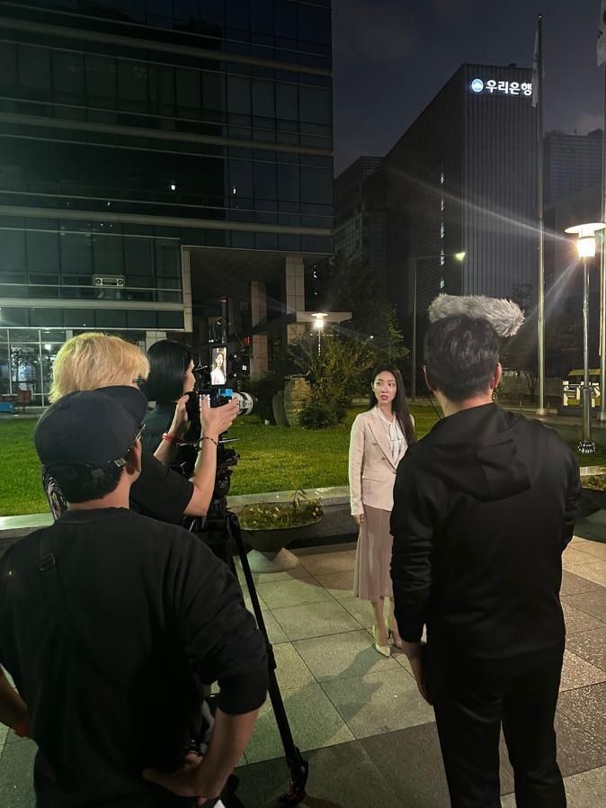 This production still captures the daughter, who has her eyes on her father’s fortune, reacting furiously to the arrival of her new stepmother.