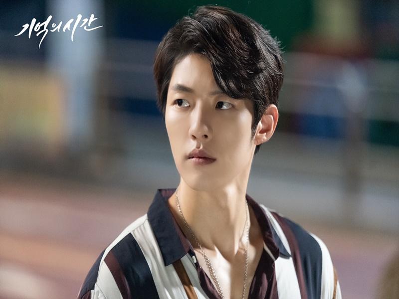 Male main cast Seong-yeol of drama <A Time to Remember>