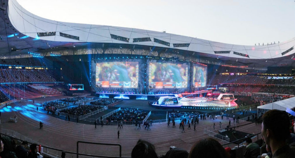 The Electrifying Energy of the LoL Bracket Stage